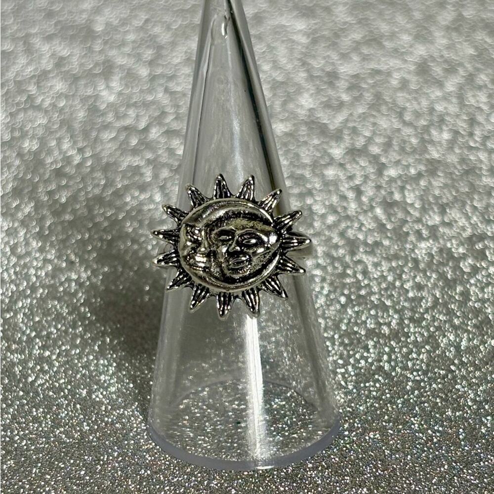 🌙Sun & Moon Spell Ring — Celestial Power in One Bold Piece☀️